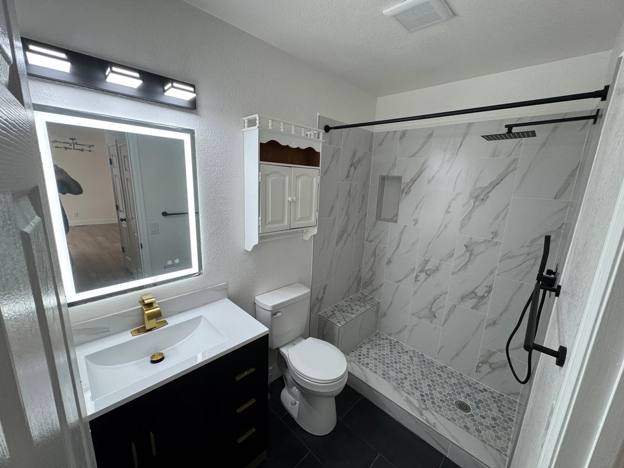 520 W 114th Pl