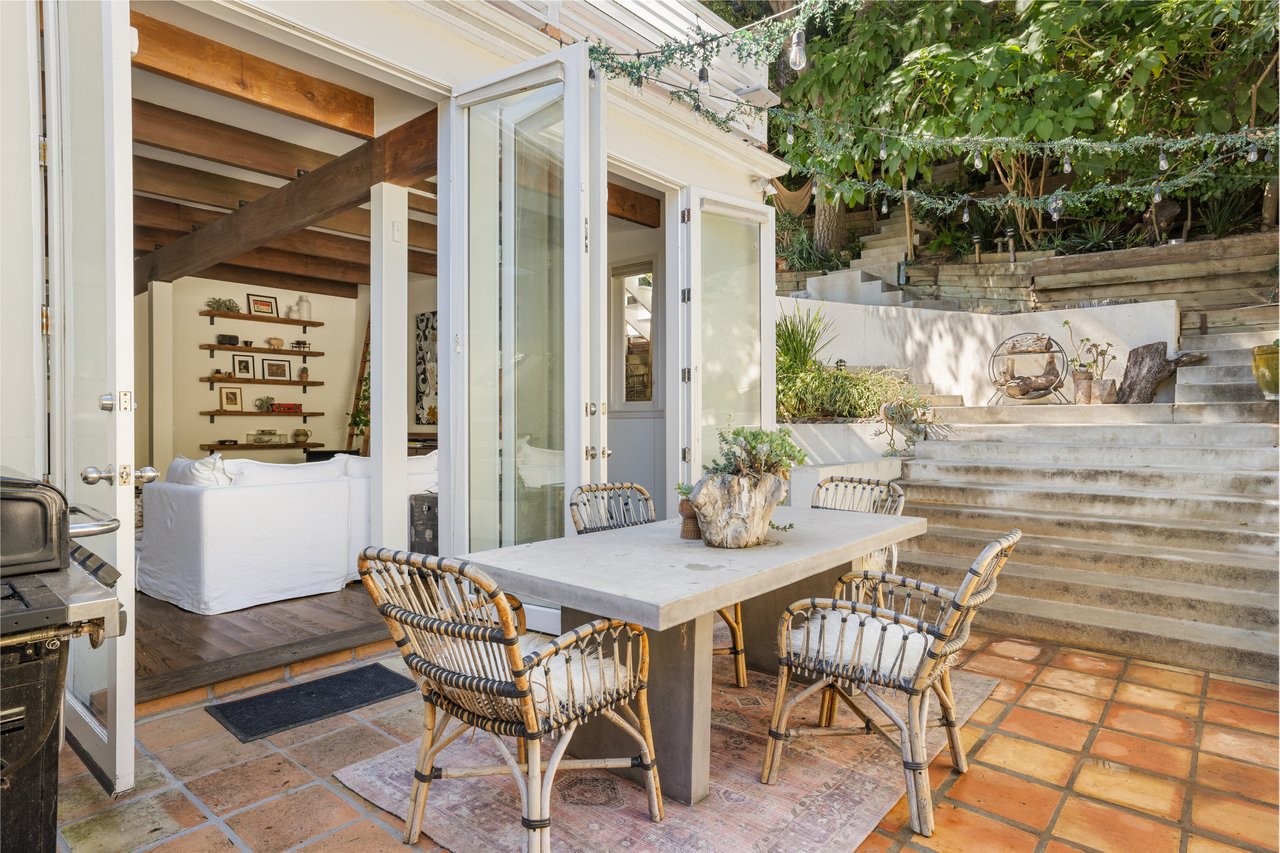 8237 Kirkwood Dr, Sunset Strip