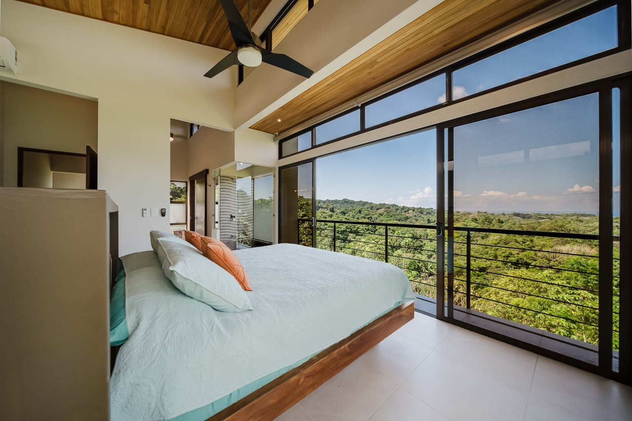 Guest House and Infinity Pool Ocean View Luxury Estate