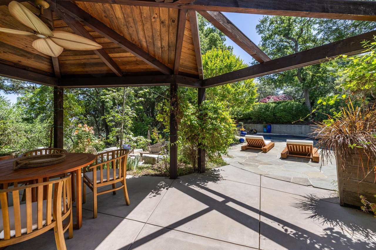 138 Bolivar LN