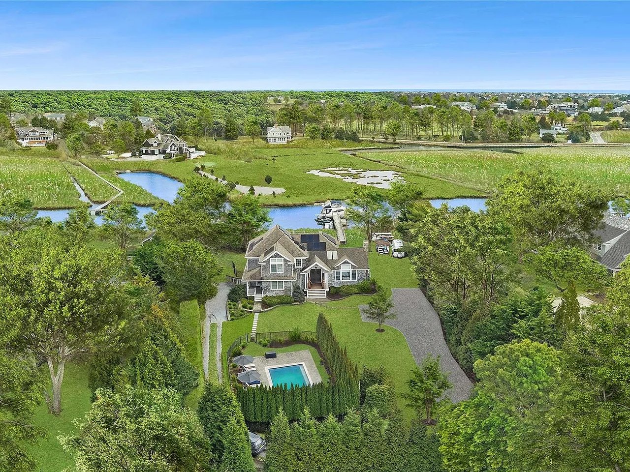 32C Honeysuckle Ln