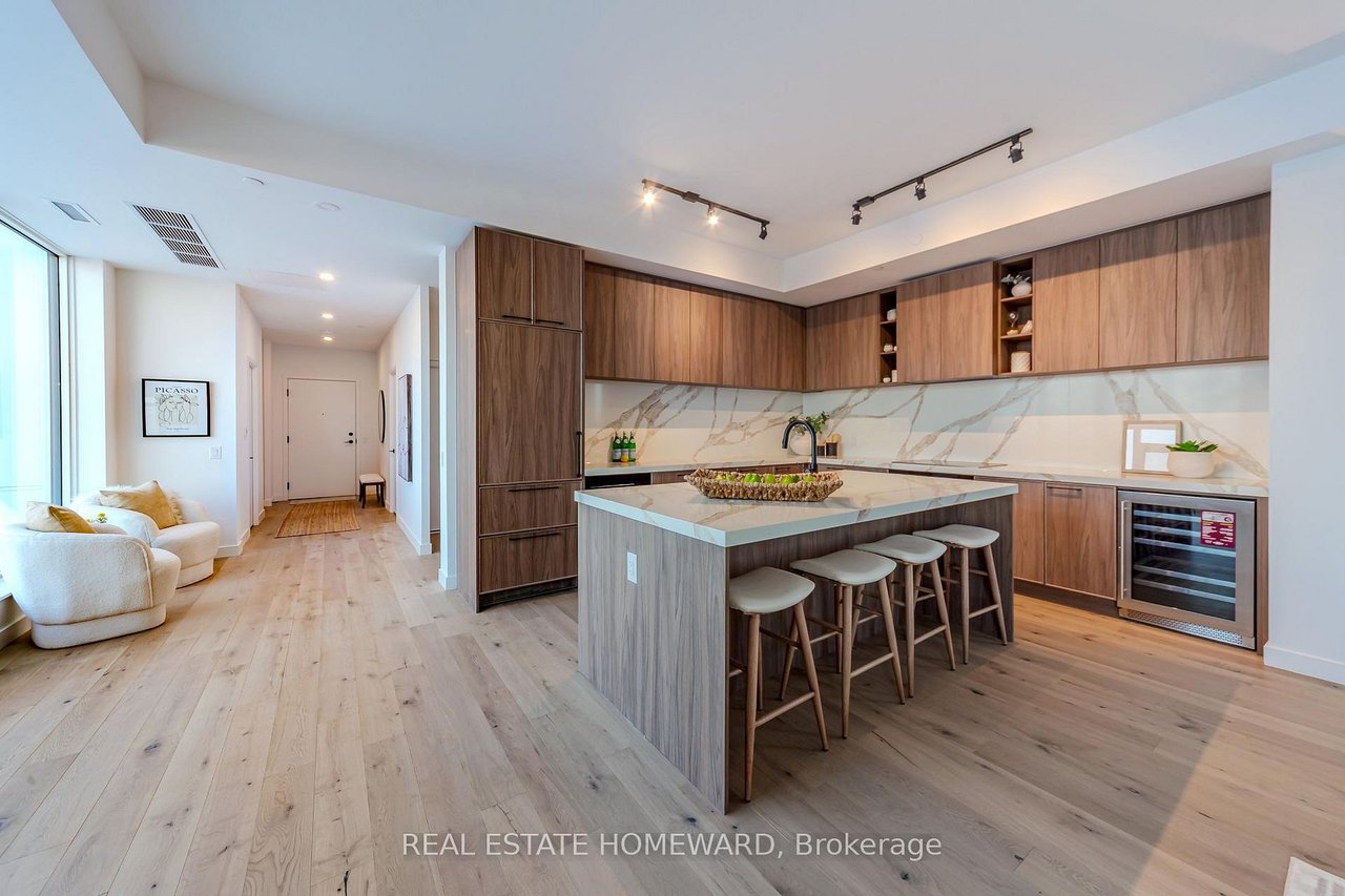 PENTHOUSE BY THE BEACHES 