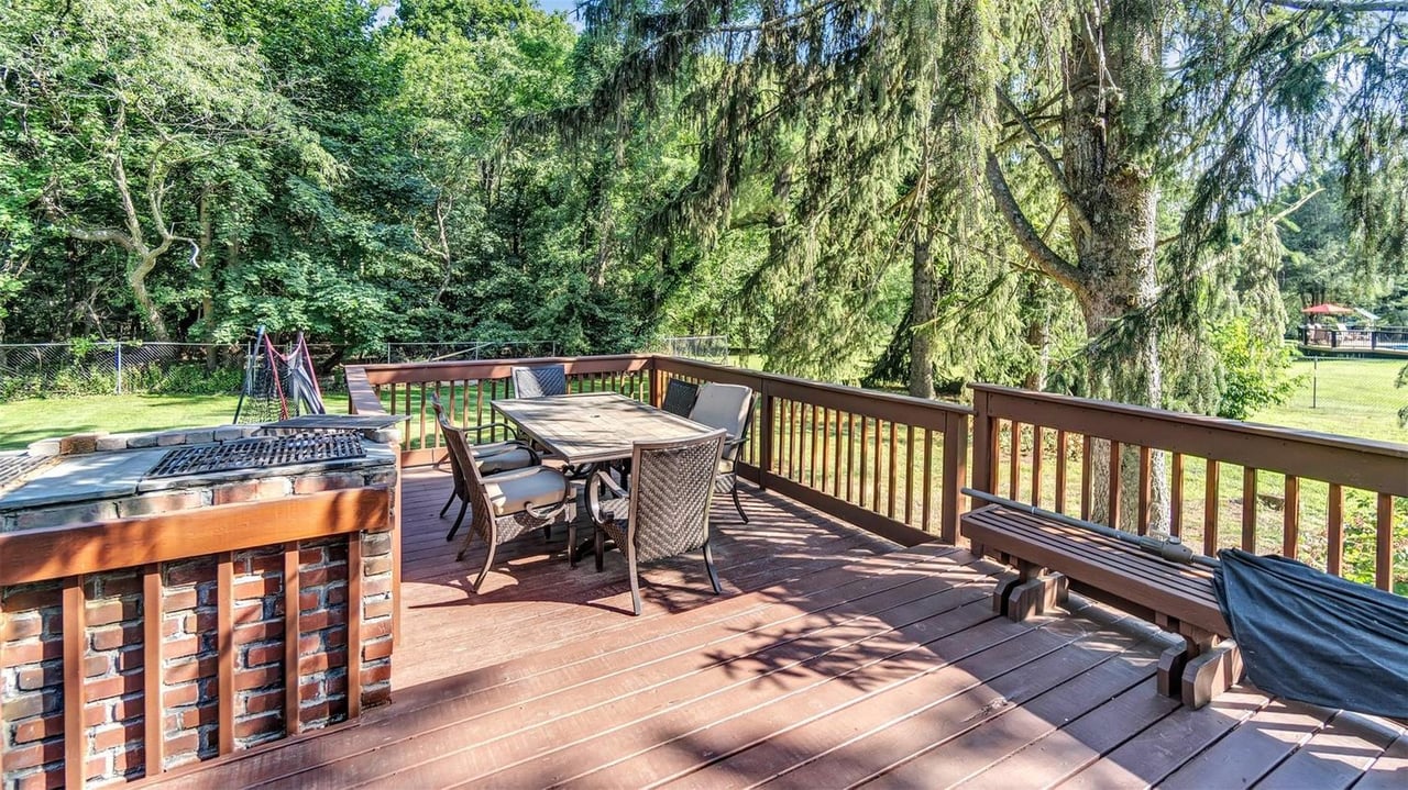24 Summerset Dr