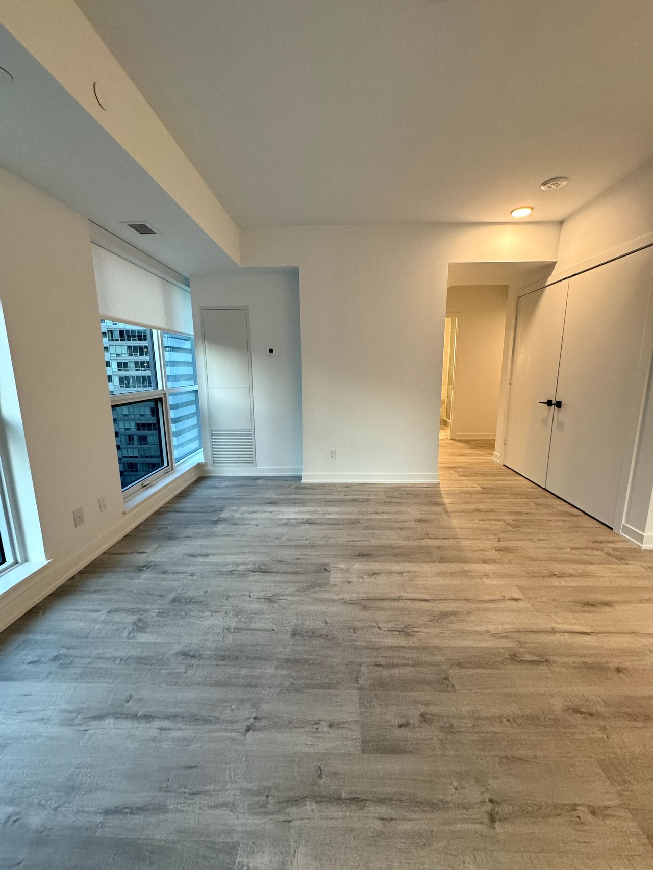 327 King Street W, Toronto C01 Unit: 2006