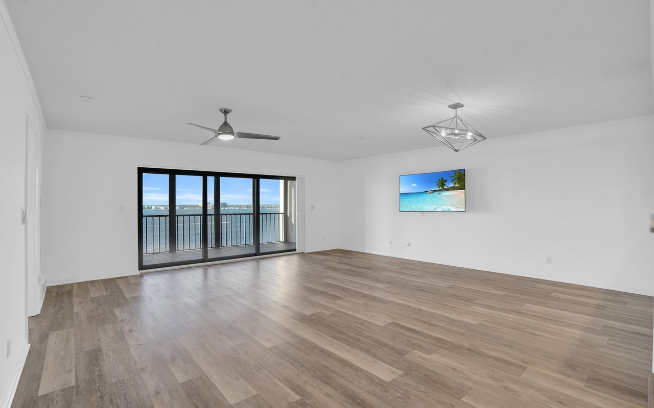 1925 Clifford St #1102