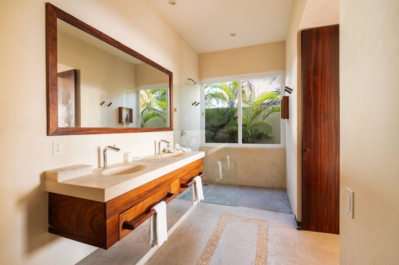 Marea Beachfront Villa C13