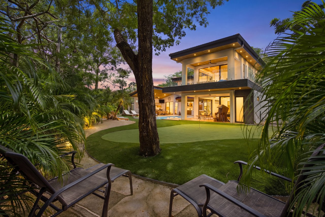 Casa La Ola Perfecta | Luxury 5-Bedroom Home with Pool Near the Beach in Hacienda Pinilla