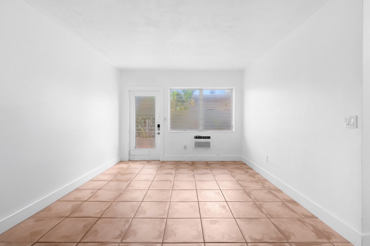 🌊 Waterfront One-Bedroom with Balcony – Miami Beach Lifestyle!