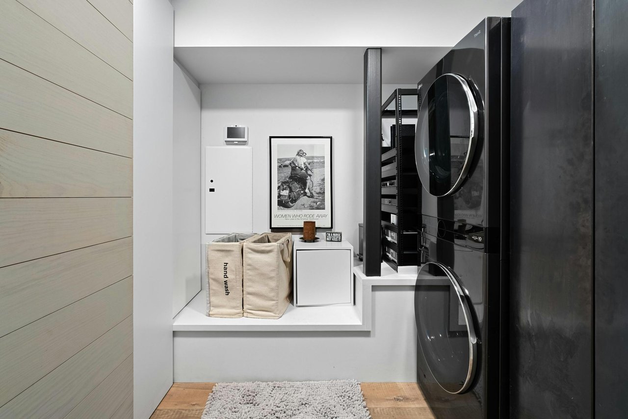 2212 River Hills Road