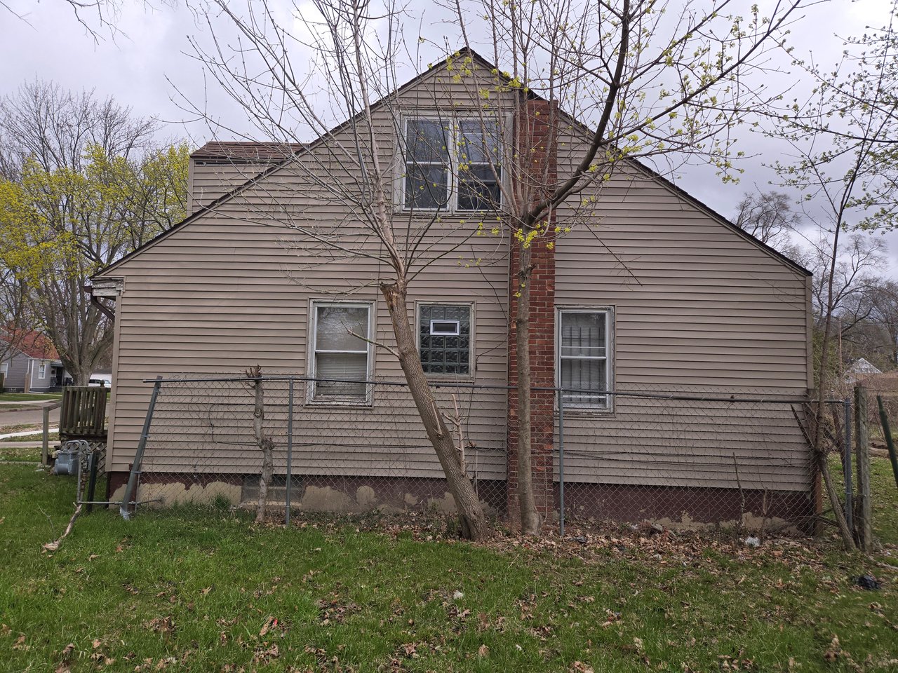 12020 Stout St
