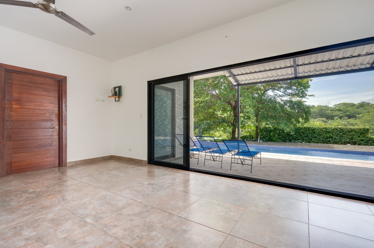 V-Domi Panama | Modern 3-Bedroom Villa with Pool on Expansive 6,078 m² Forest Lot in Finca Panamá, Tamarindo