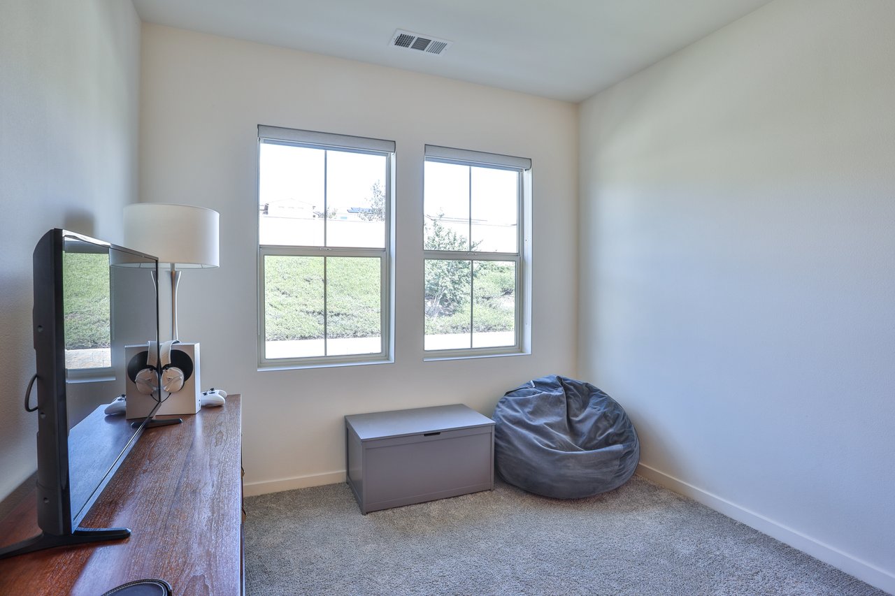 608 White Oaks, Lake Forest