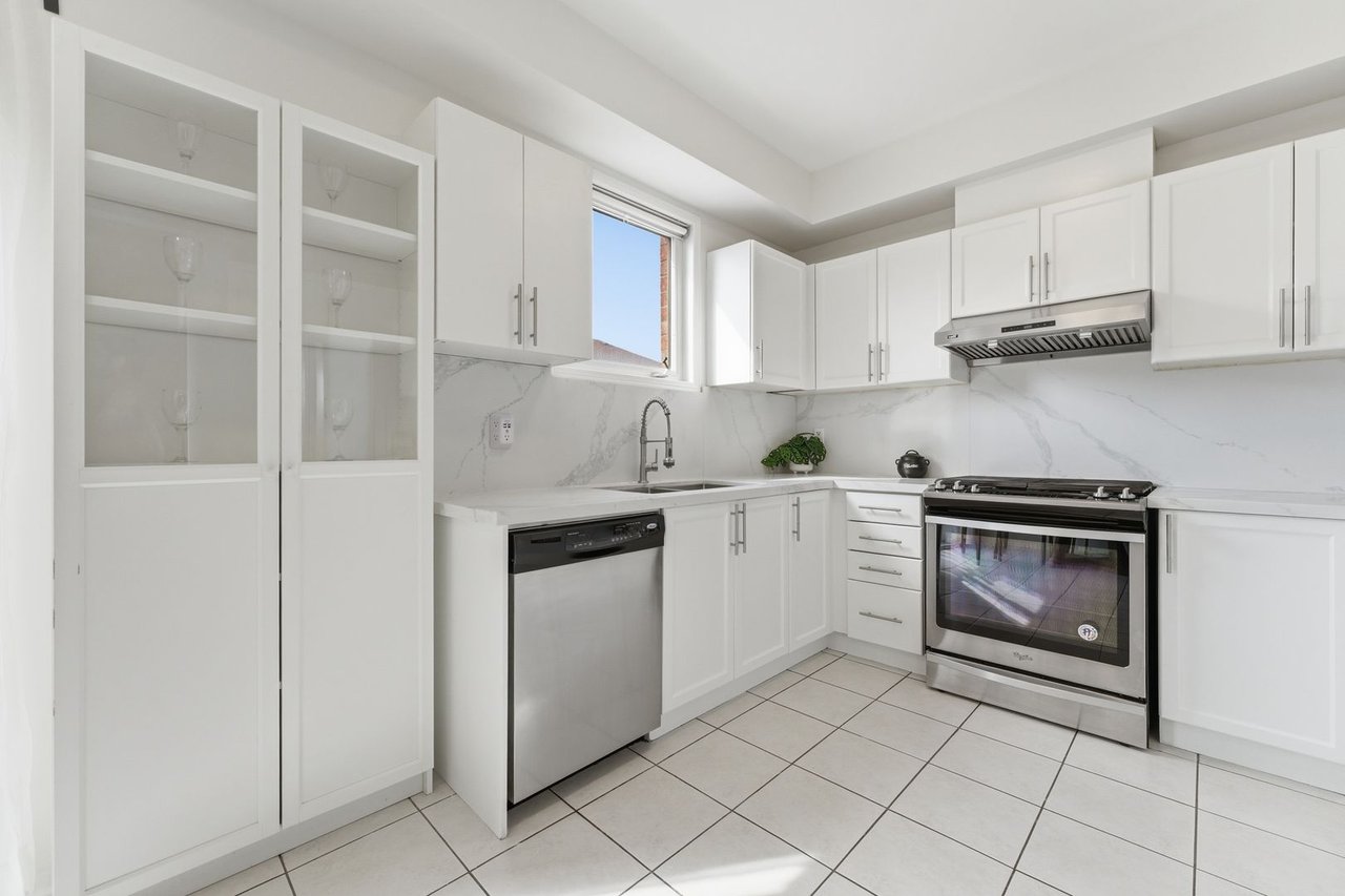 647 Courtney Valley Rd