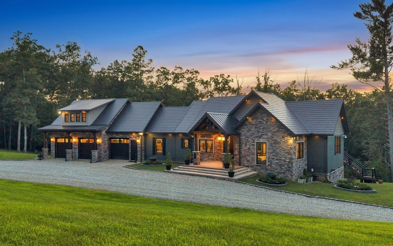 Wallace Luxury Spotlight | 347 Charit Trail Jamestown, TN 38556