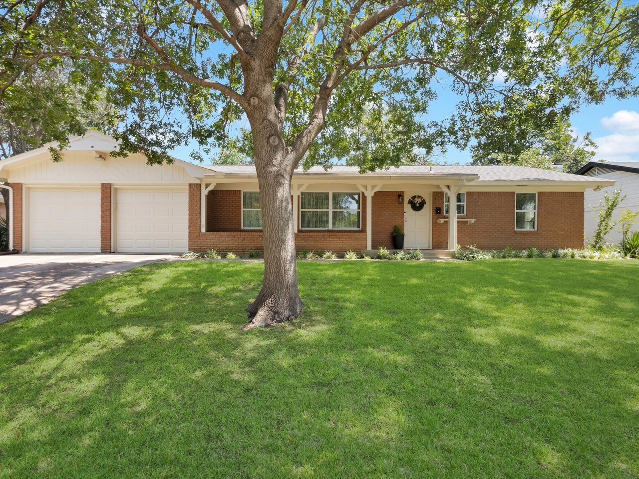 5821 Walla Ave.
