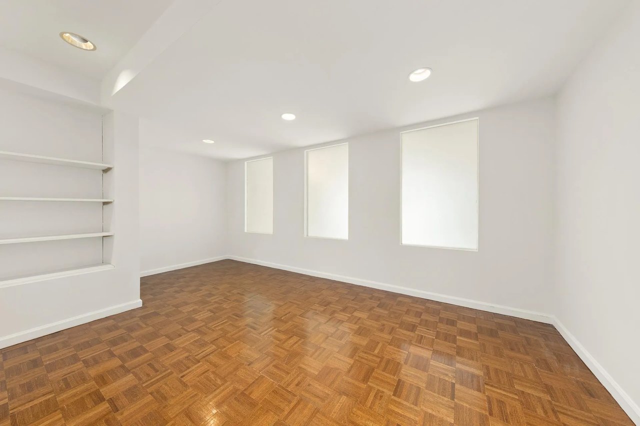 226 E 67th St Maisonette