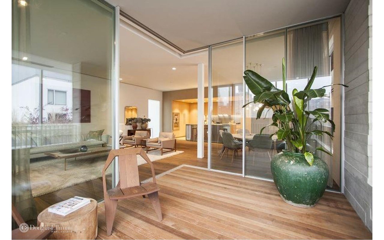 527 W 27th St, #9B