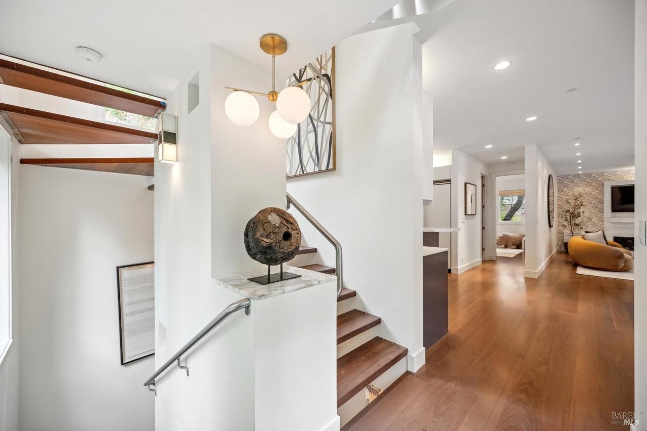 Stylish Mill Valley
