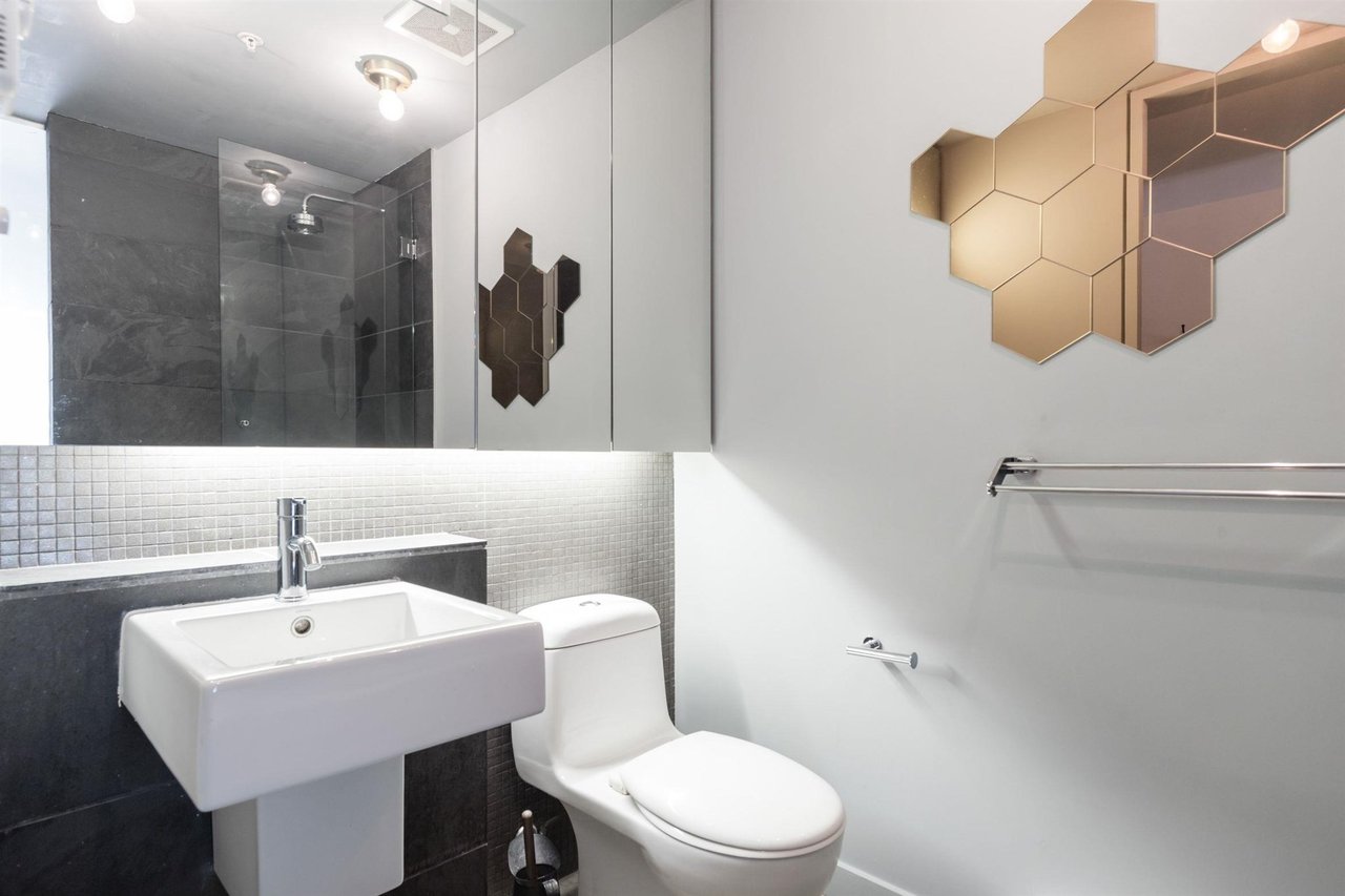 53 W Hastings St, #302