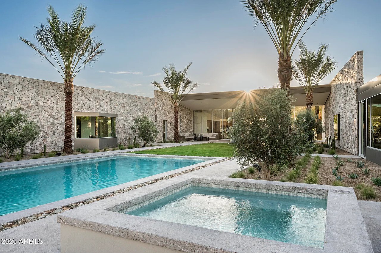 5120 N CASA BLANCA Drive