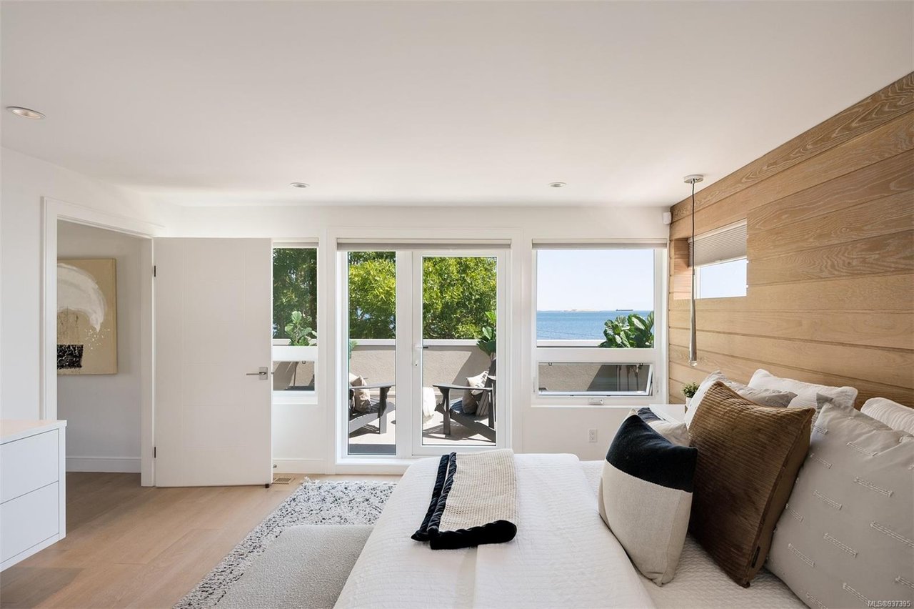 2378 Esplanade