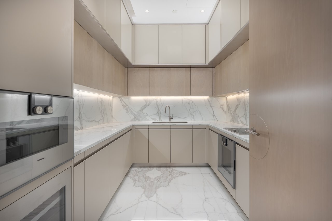 Four Seasons Private Residences - Apartment