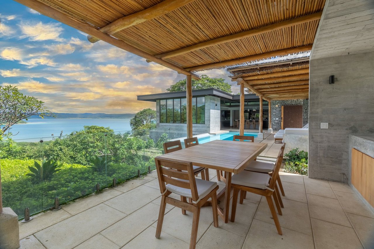 Modern Tropical Ocean View Bay Villa in Costa Elena