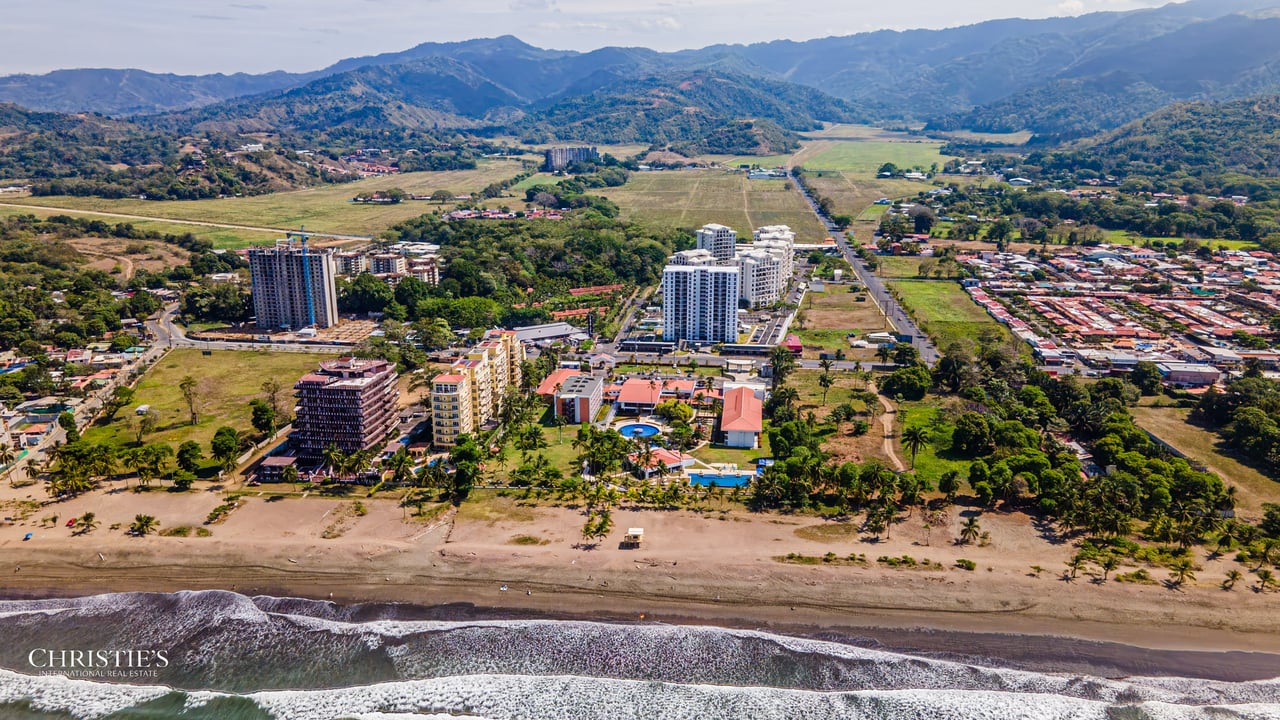 Elegant Oceanfront Living in Jacó – 2-Bedroom Condo at Acqua Residences