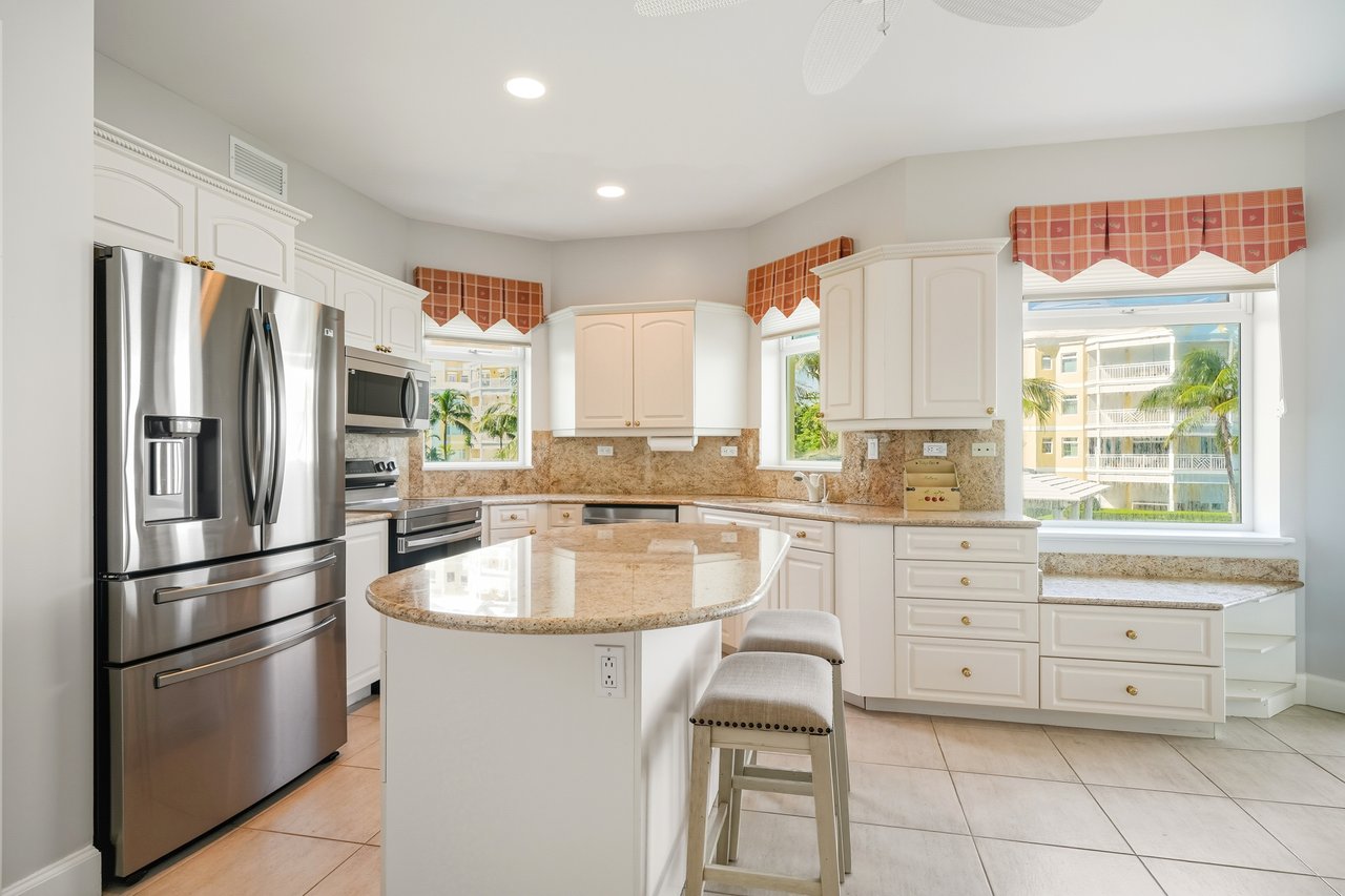 207 Beach Manor, Bayroc