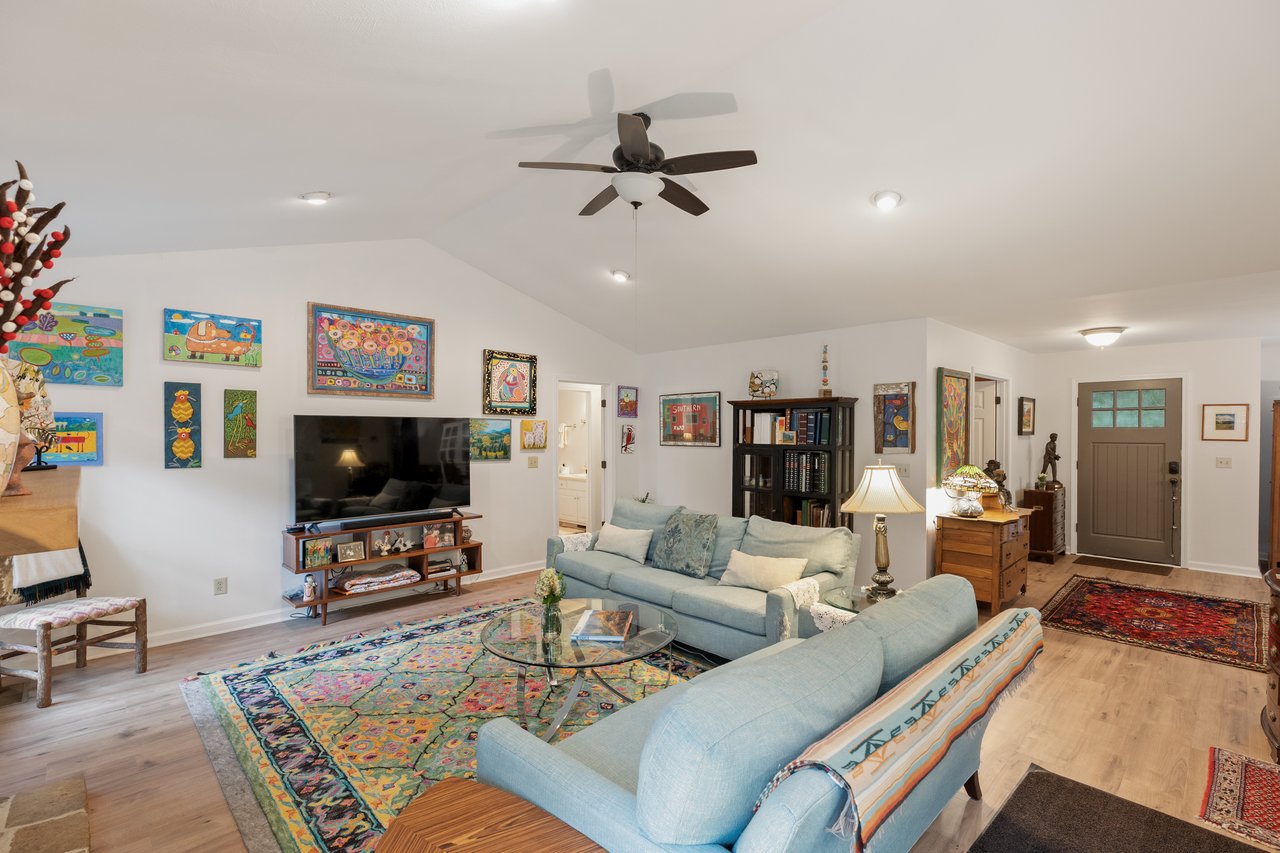 75 Hickory Dr