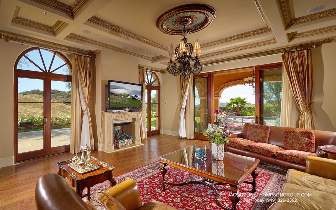 Jacqueline Thompson Facilitates Sale of $6.3 Million Shady Canyon Home