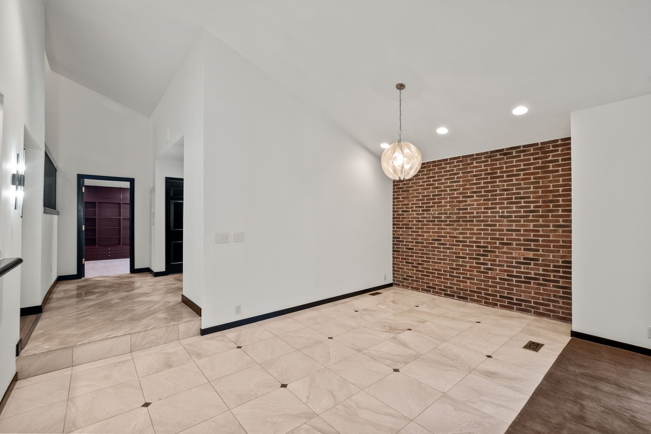260 Woodwind Dr, Bloomfield Hills