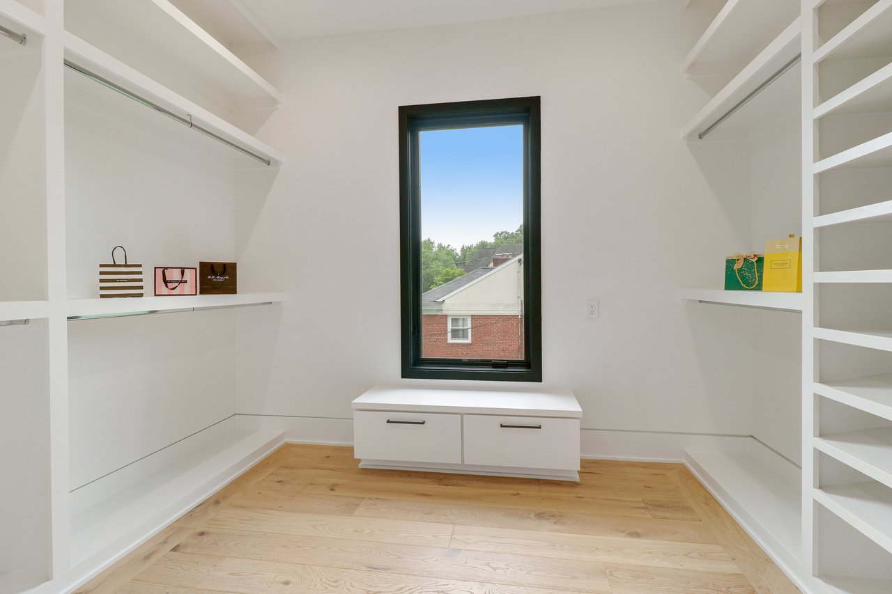 	  	1138 Basil Rd, Mclean, VA 22101