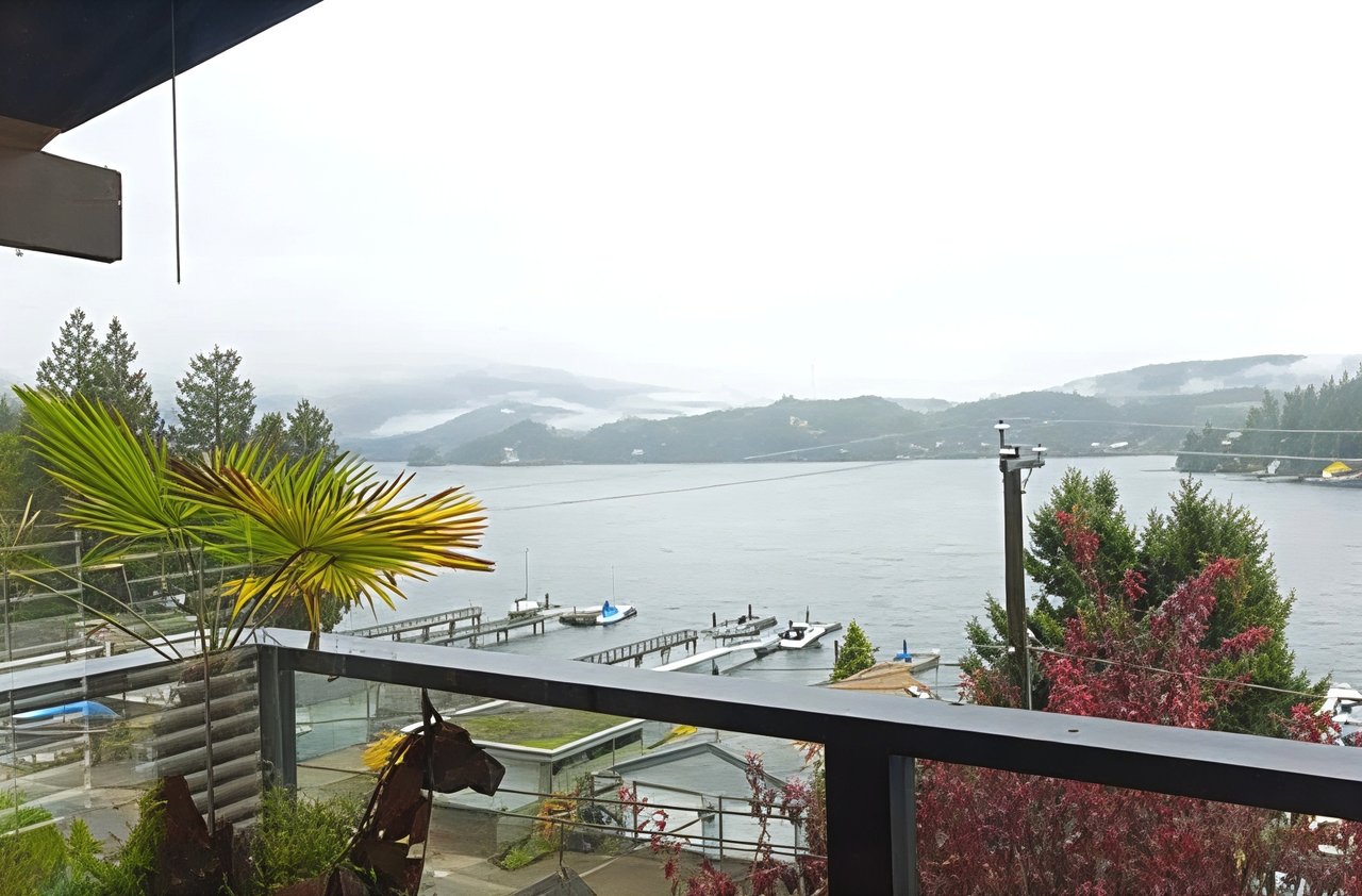 2547 Panorama Dr