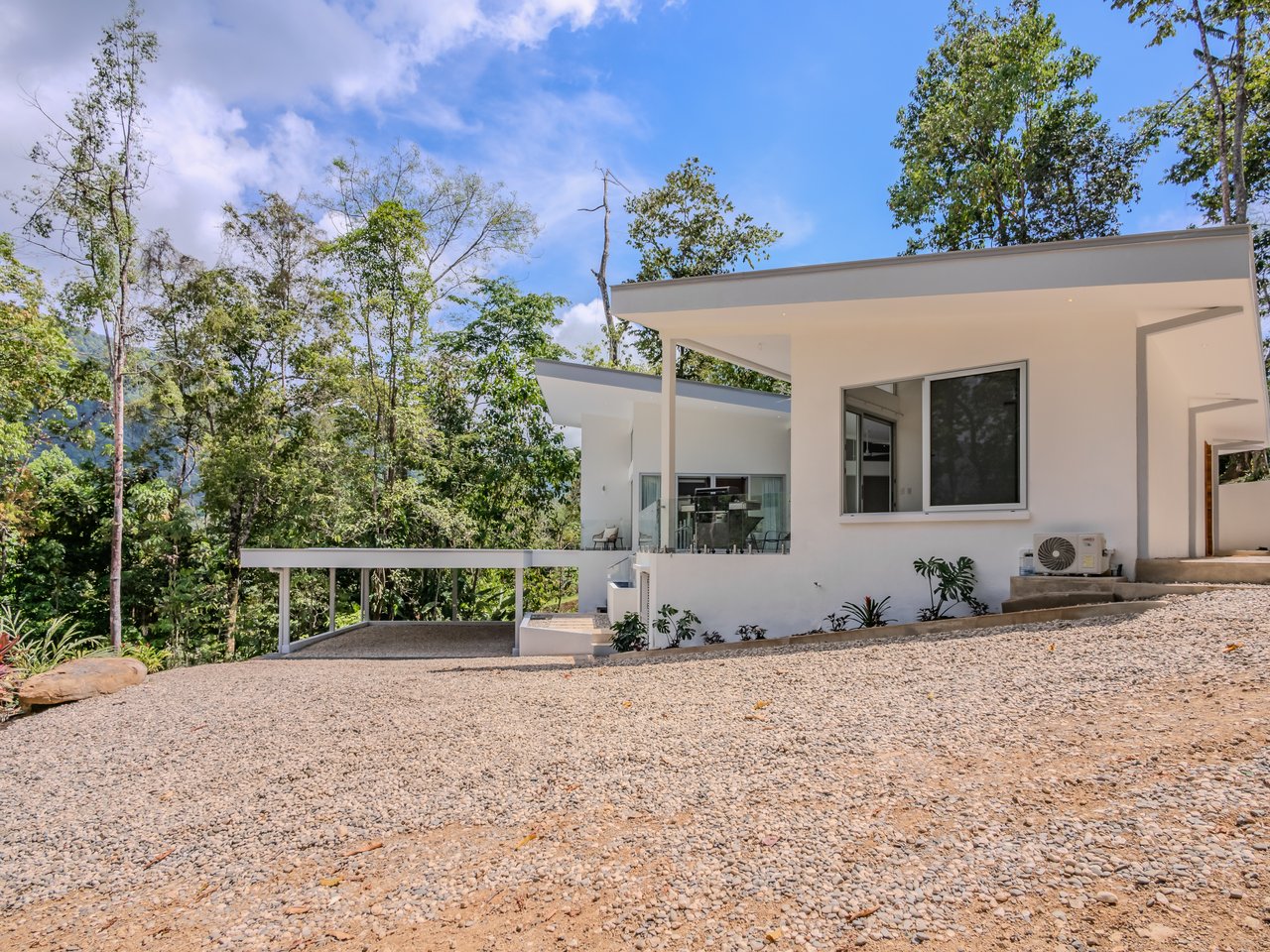 An Exclusive, Sunny Ridge-Top 4-Bed Designer House With Unforgettable Mountain & Jungle Views