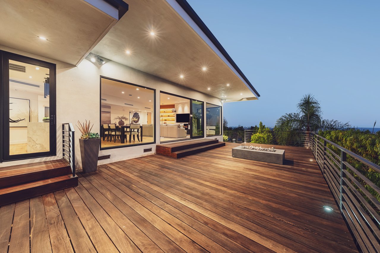 1235 N Kenter Ave, Brentwood