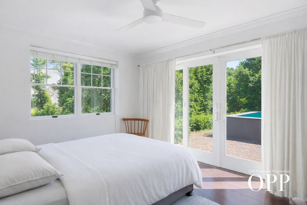 CEDAR-SHINGLED COTTAGE IN SOUTH VILLAGE LOCATION