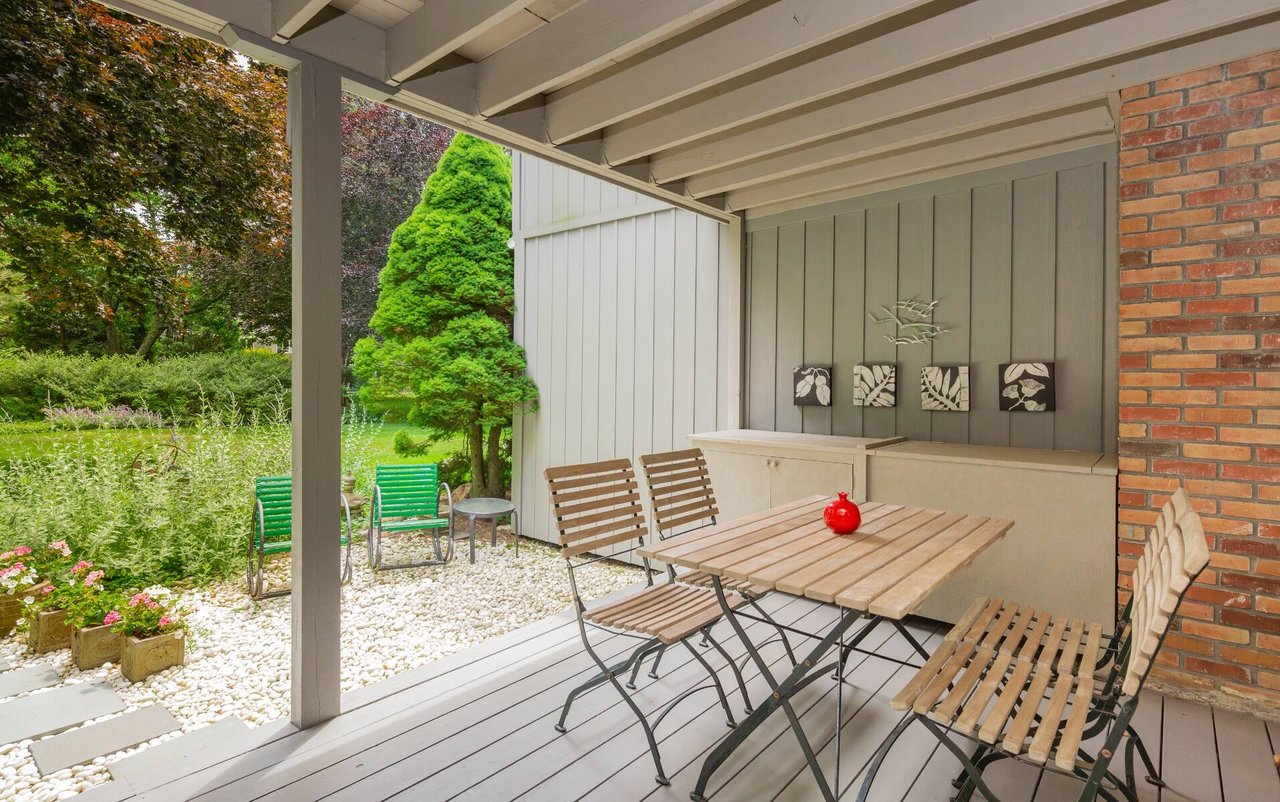 514 Pantigo Rd Unit 5