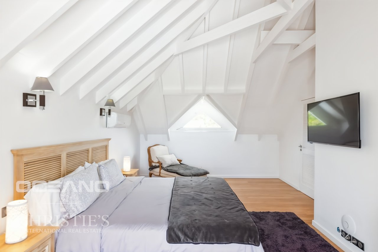 A Rare Property in the Heart of Terres Basses