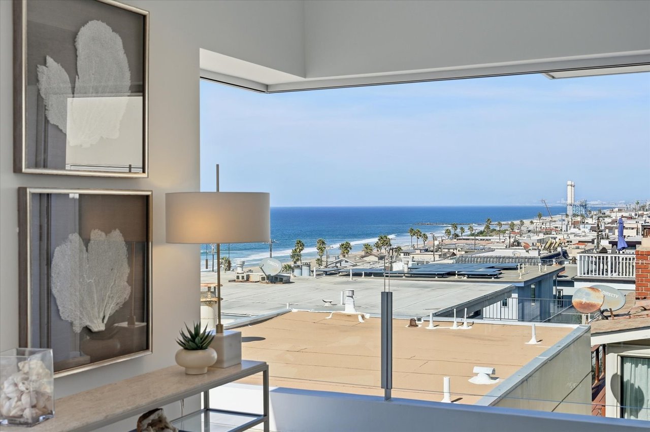  Steps from the Sand & Panoramic Views in Manhattan Beach