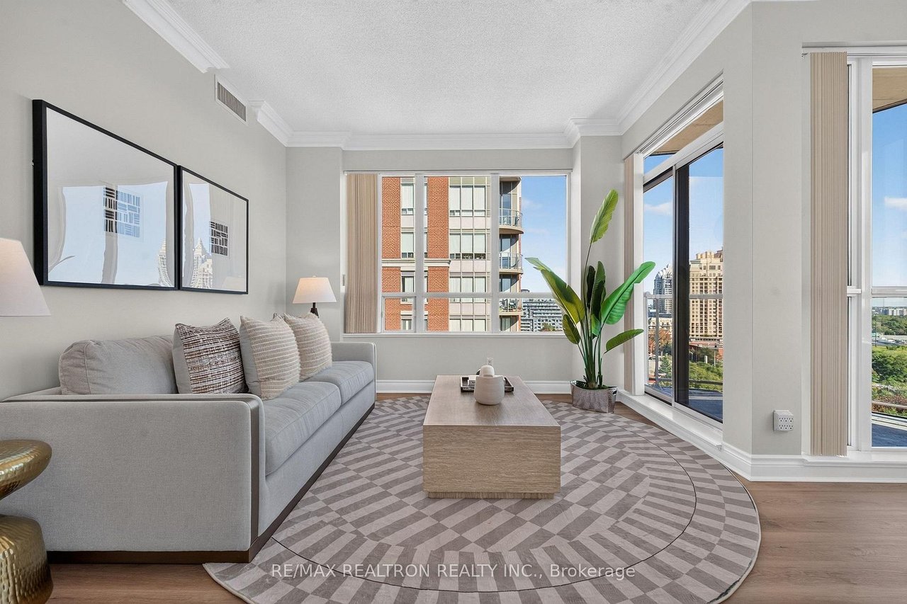 NORTH YORK LUXURY 