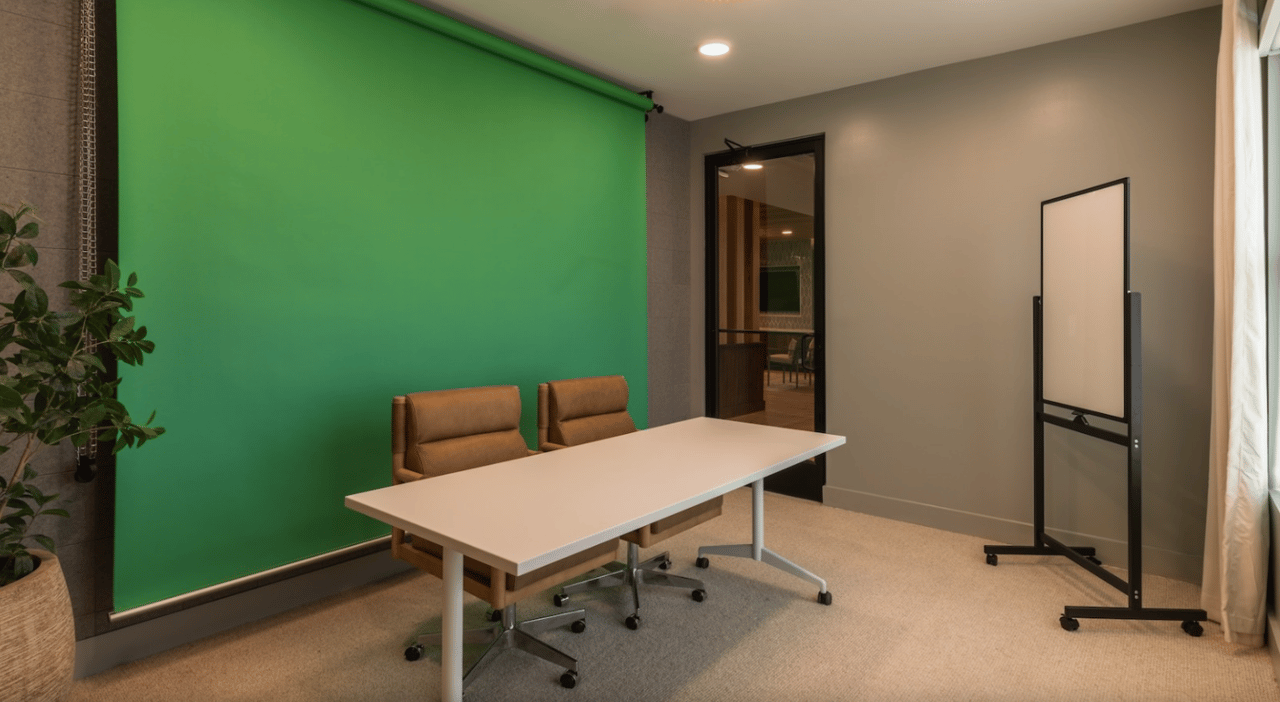 Get January base rent free + $1500 Gift Card!