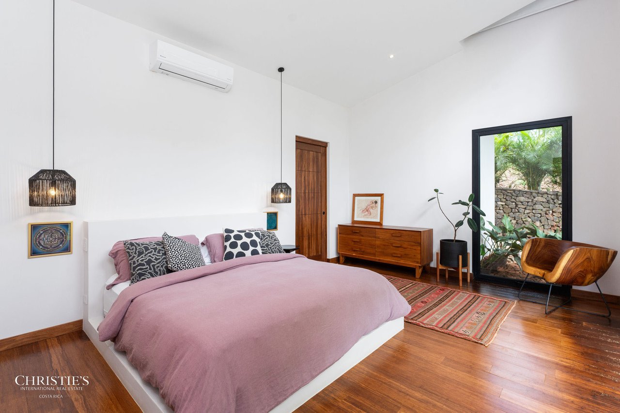 Casa Lola – Contemporary Beachside Oasis in Playa Grande