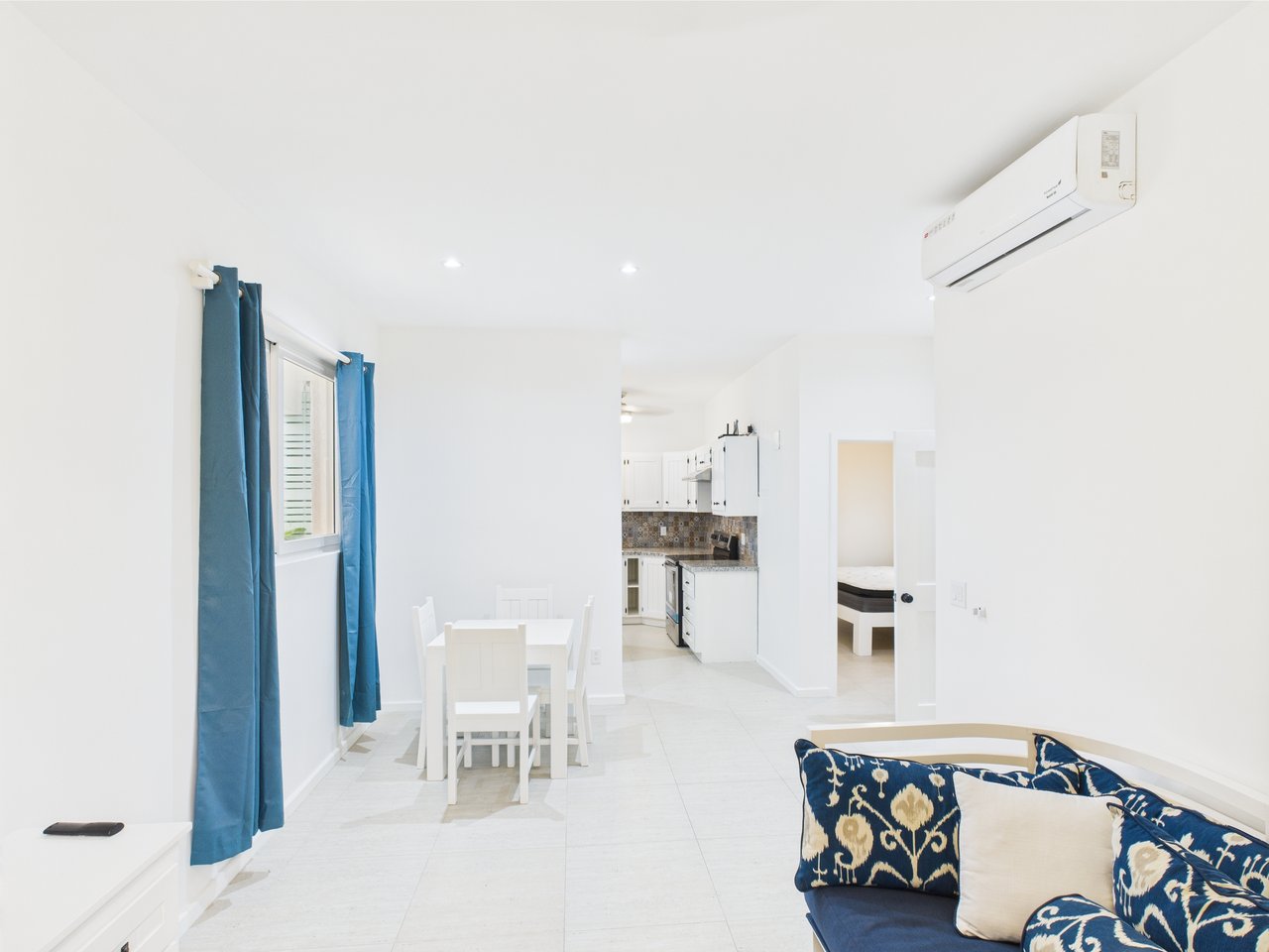 Condo 302, Diamond Apartments