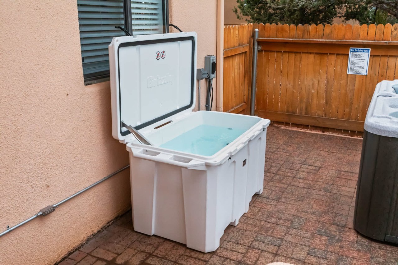 5 Bed, 3 Bath Uptown Sedona-Game Room-Sauna-Cold Plunge-Jacuzzi-Gym