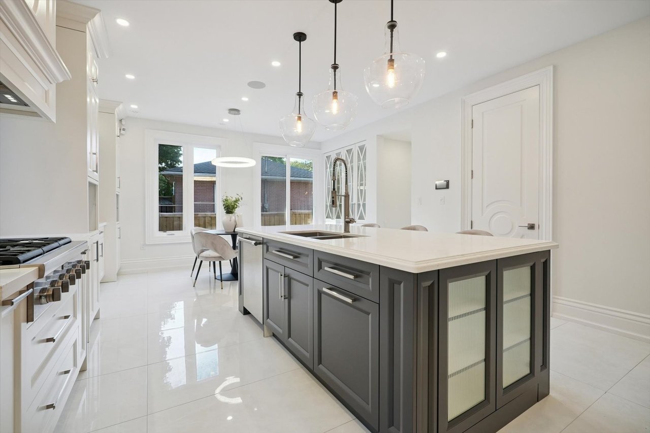452 Rothesay Place