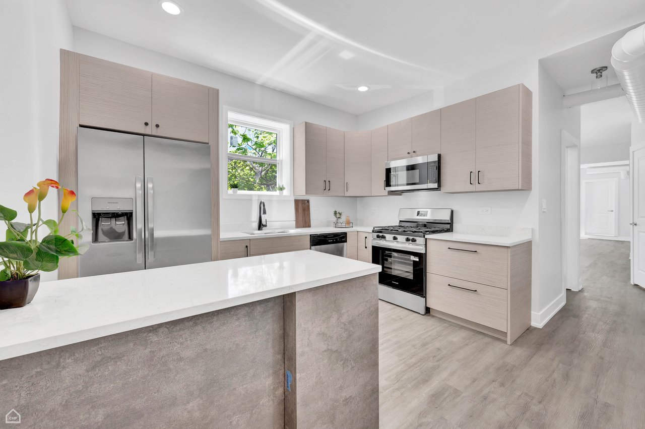 2901 N Sacramento 