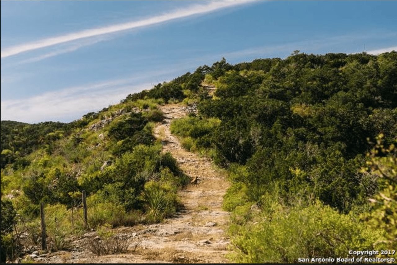 822 Acres in Uvalde Double Knobs Mountain Ranch