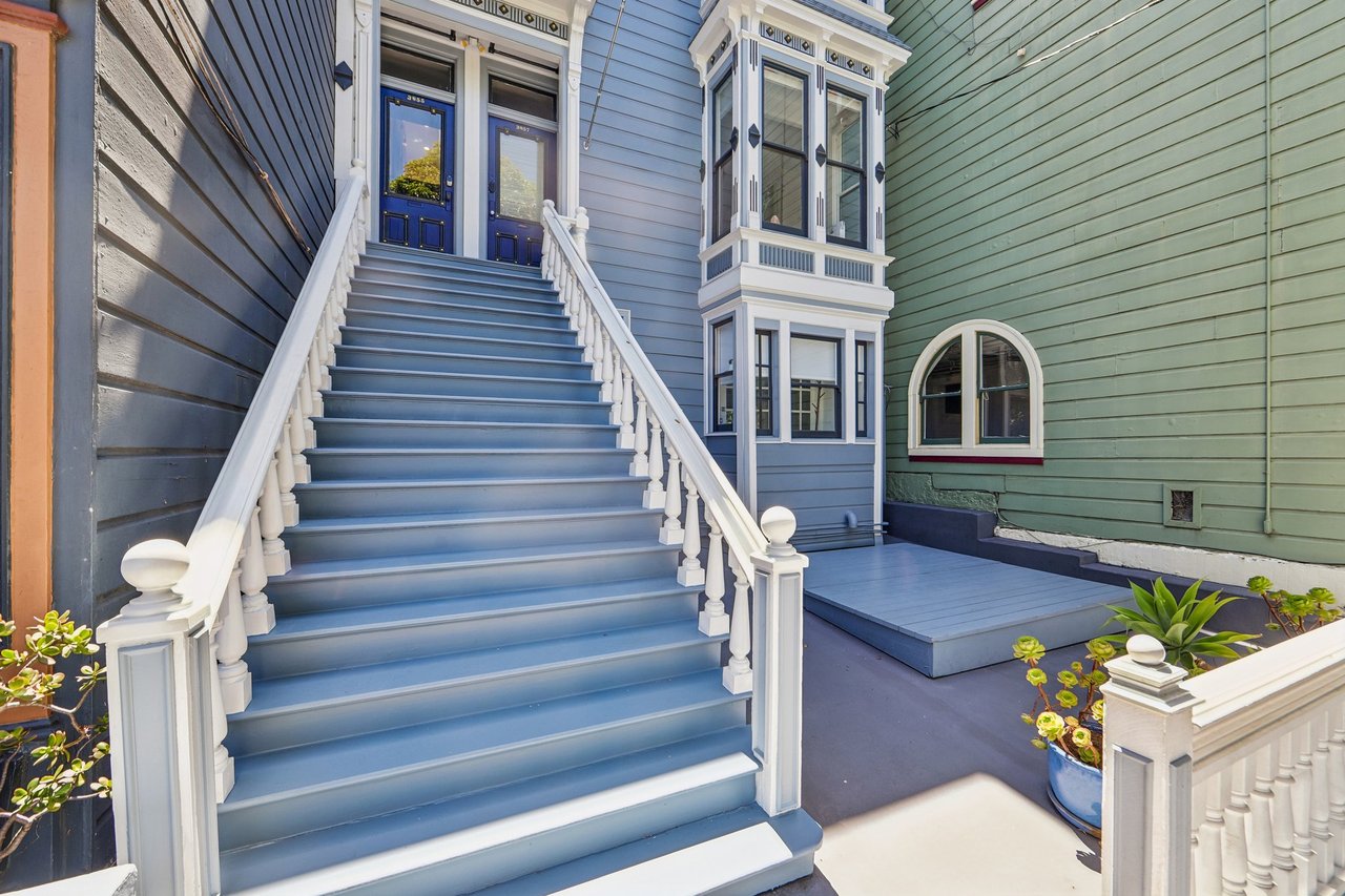 3855-A 18th Street