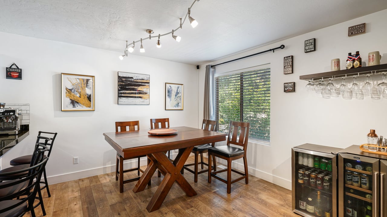 4475 S Lochnivar